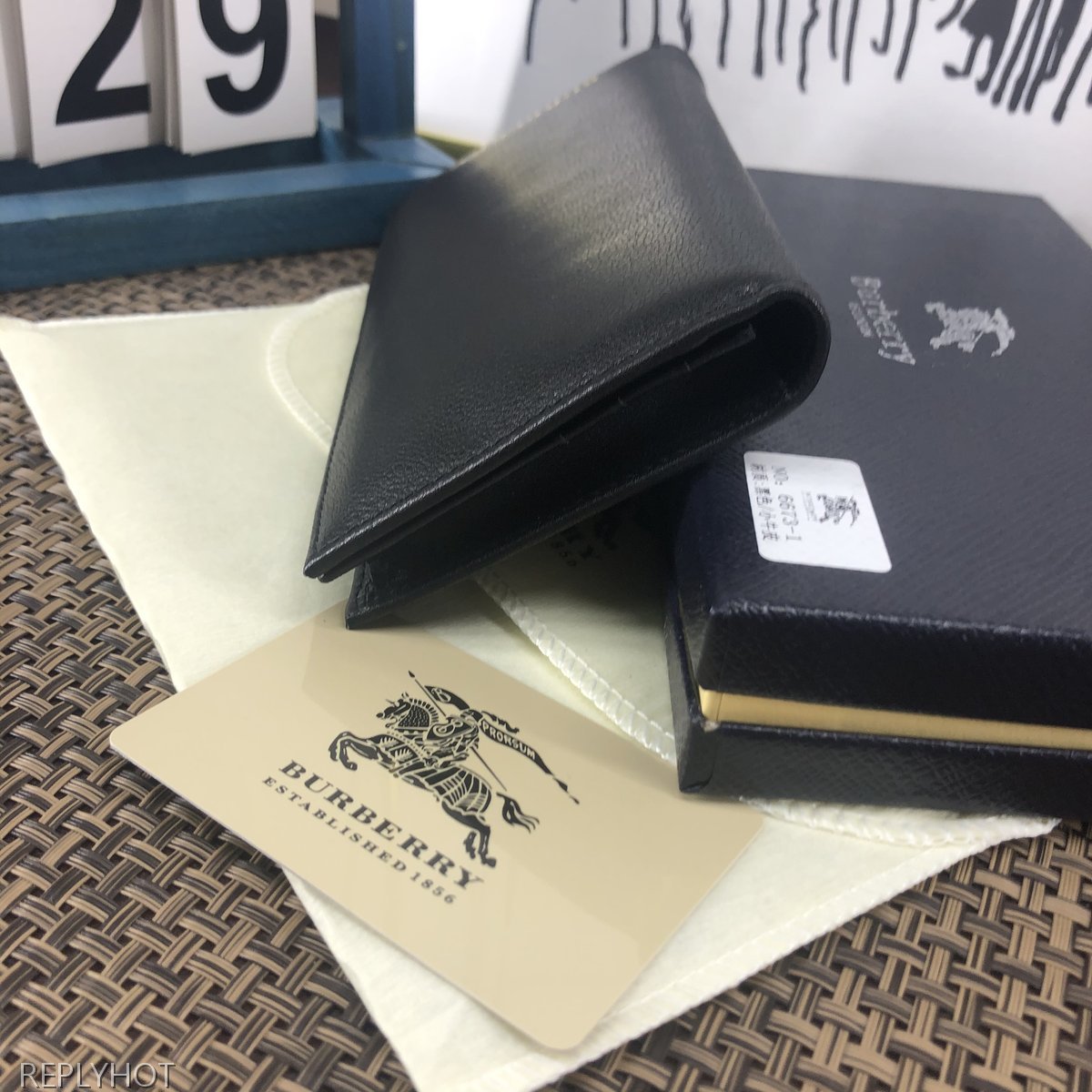 버버리 장지갑 6673-1