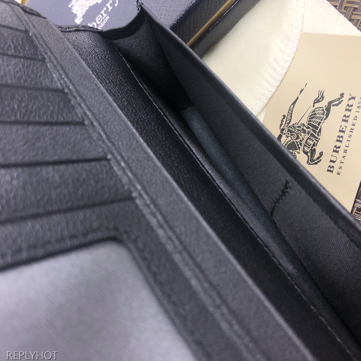 버버리 장지갑 6673-1