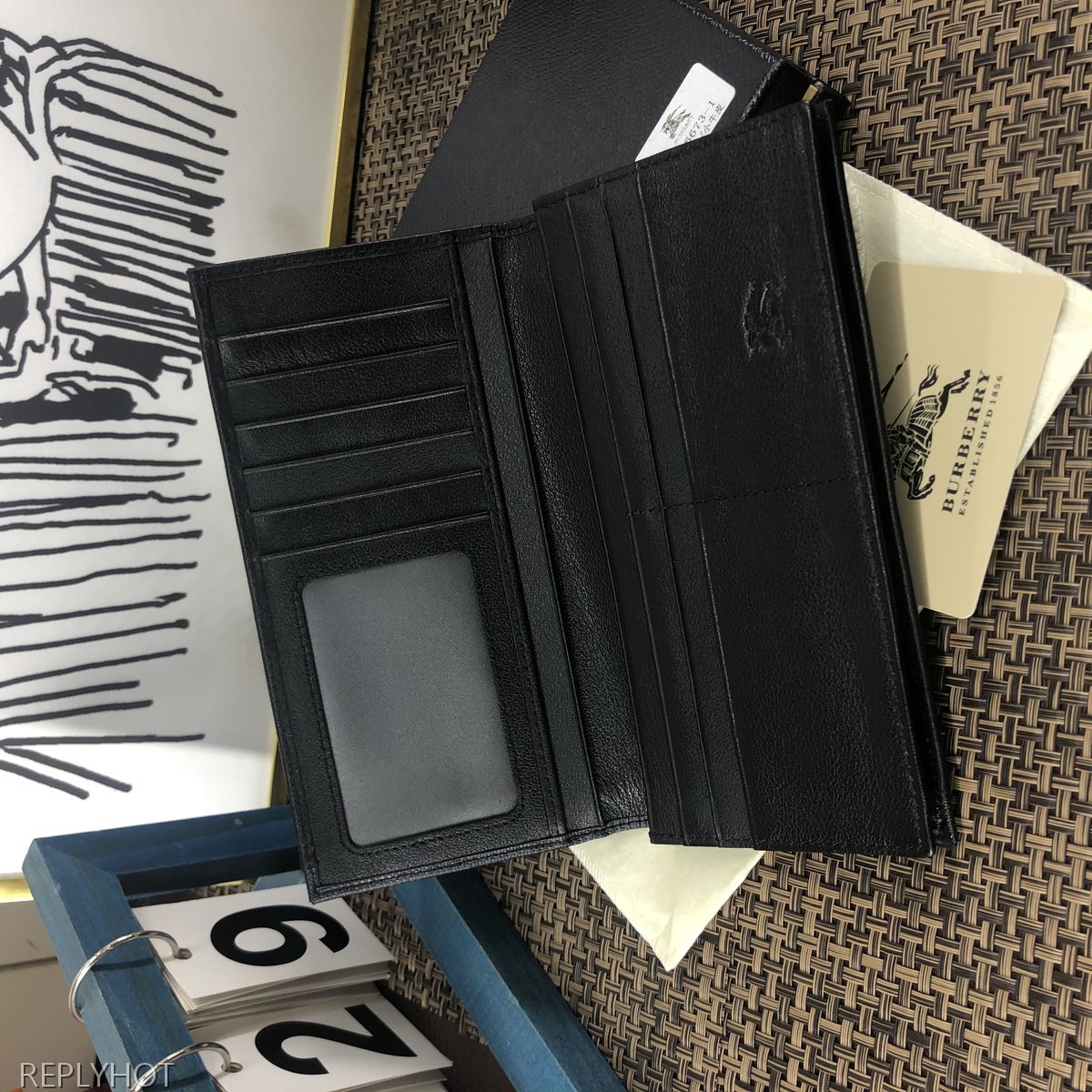 버버리 장지갑 6673-1