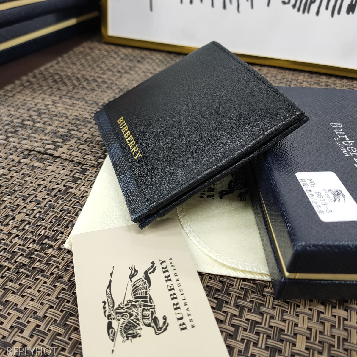 버버리 지갑 6673-3