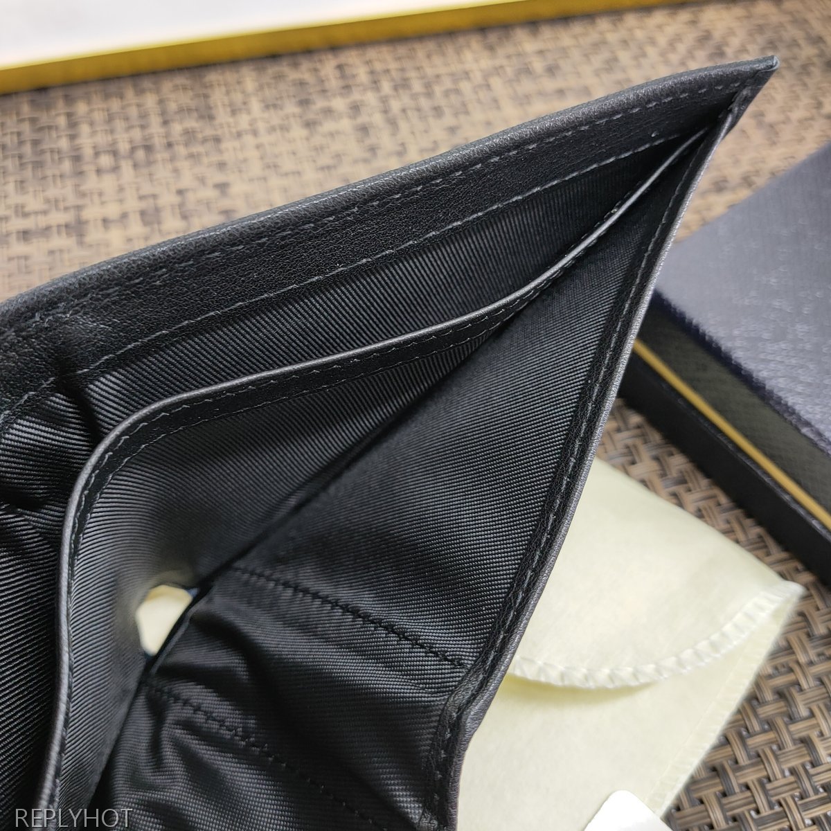 버버리 지갑 6673-3