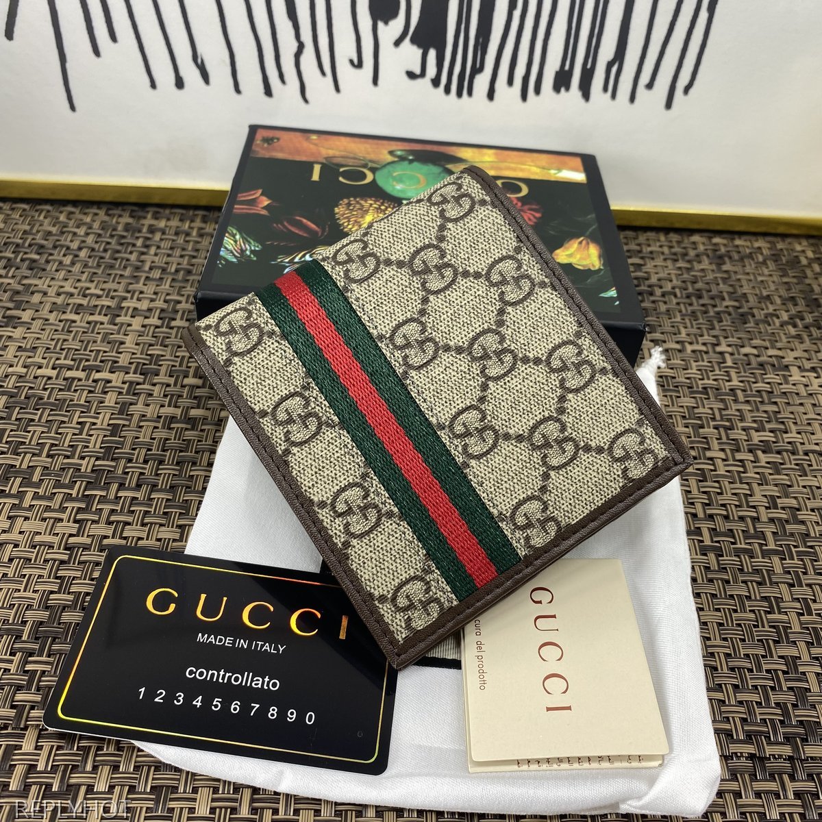 구찌 지갑 138042