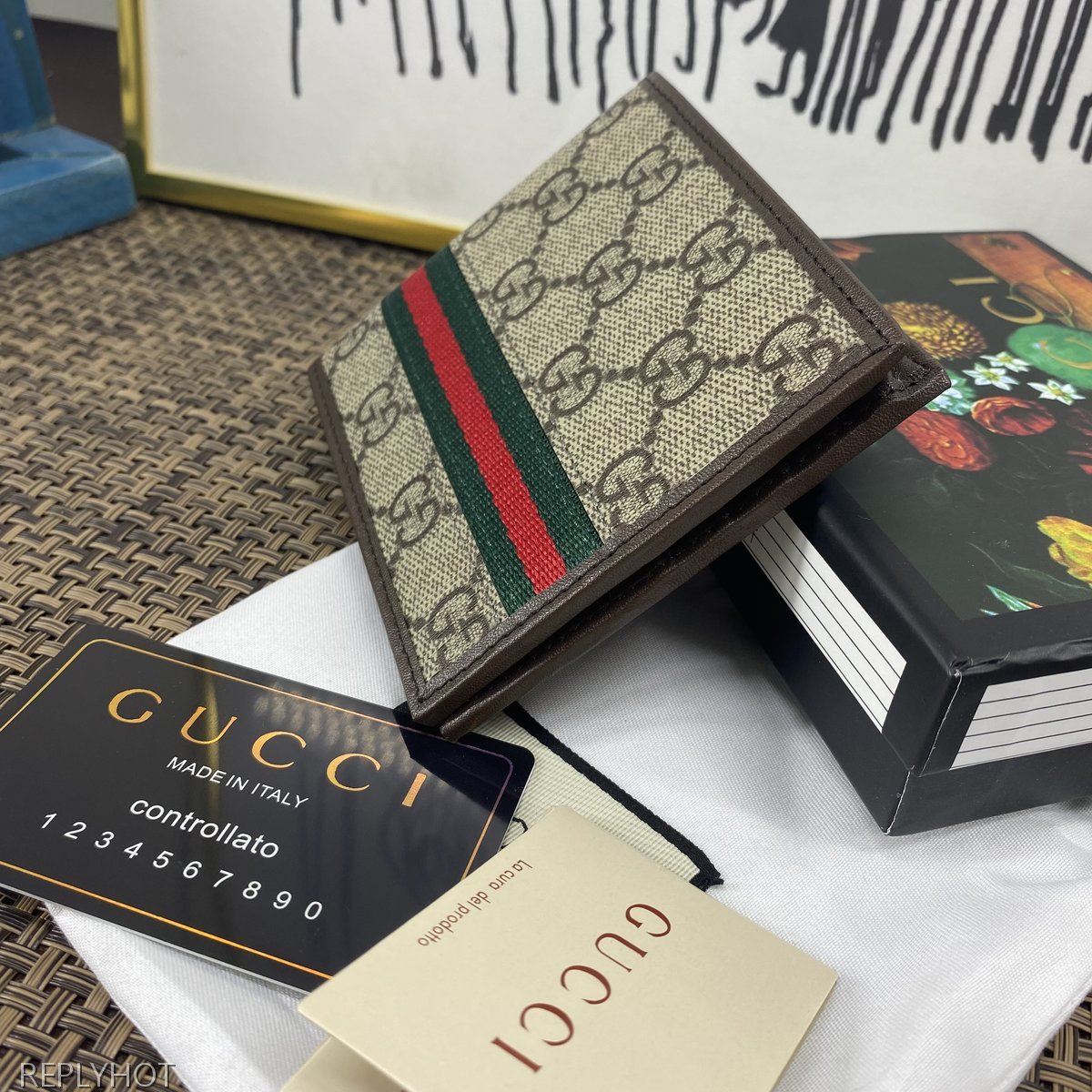 구찌 지갑 138042