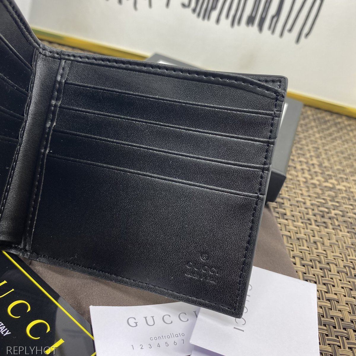 구찌 지갑 473916