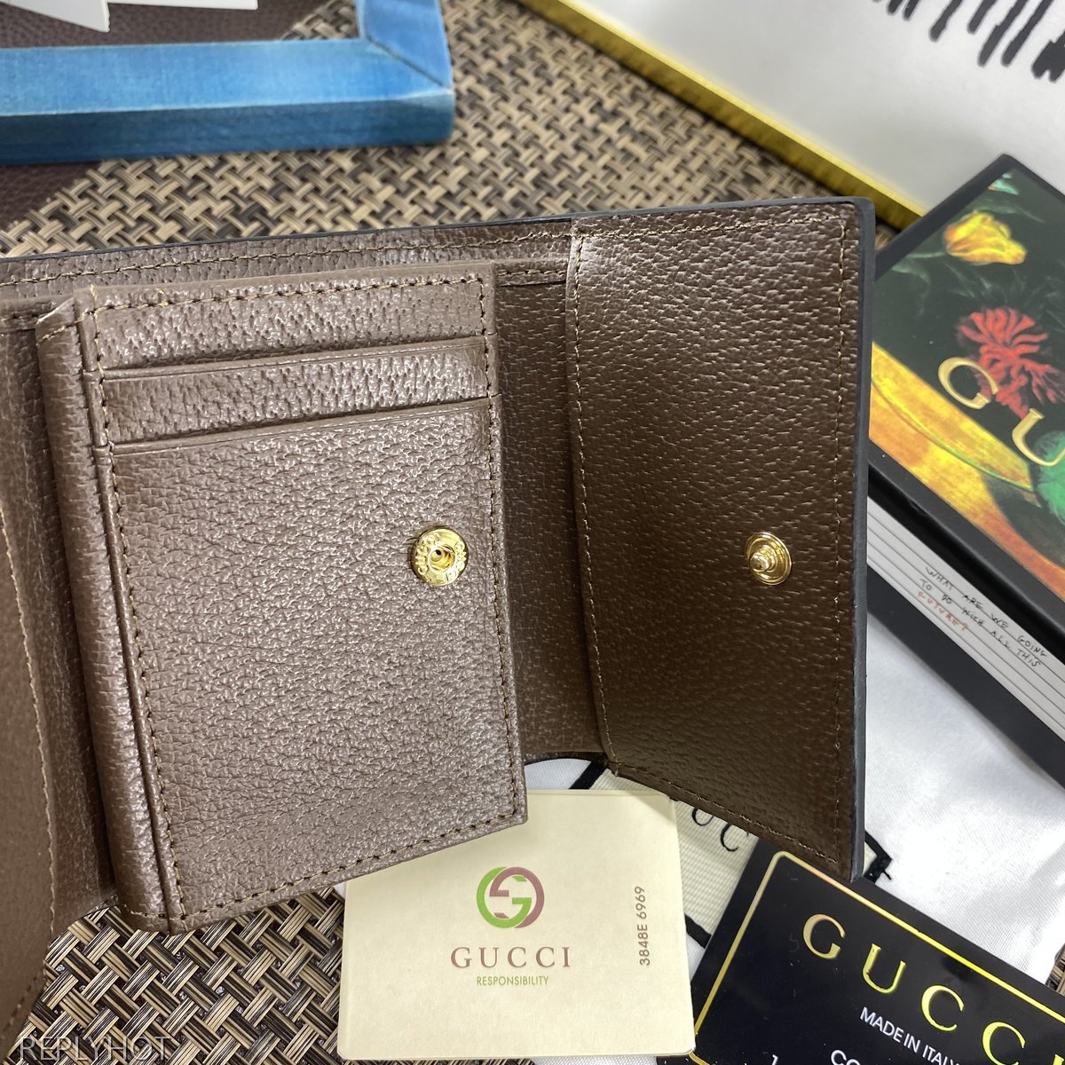 구찌 지갑 476061