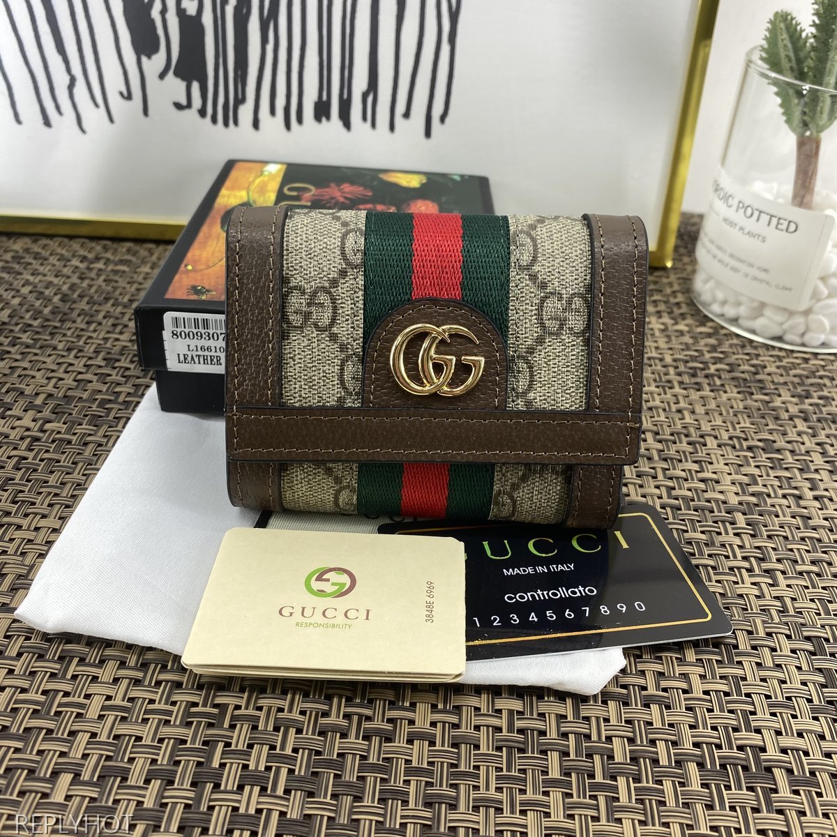 구찌 지갑 476061