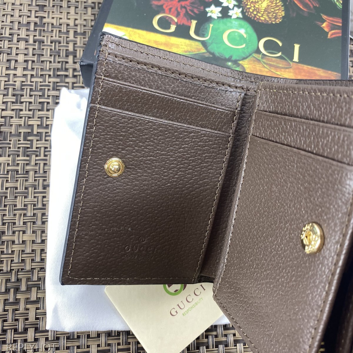 구찌 지갑 476061