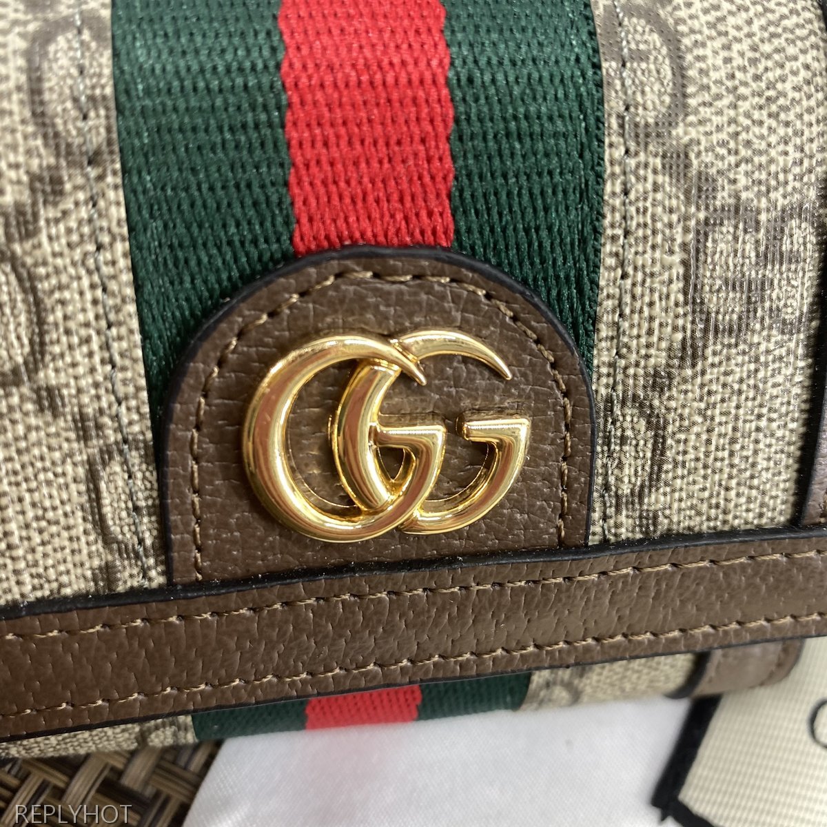 구찌 지갑 476061