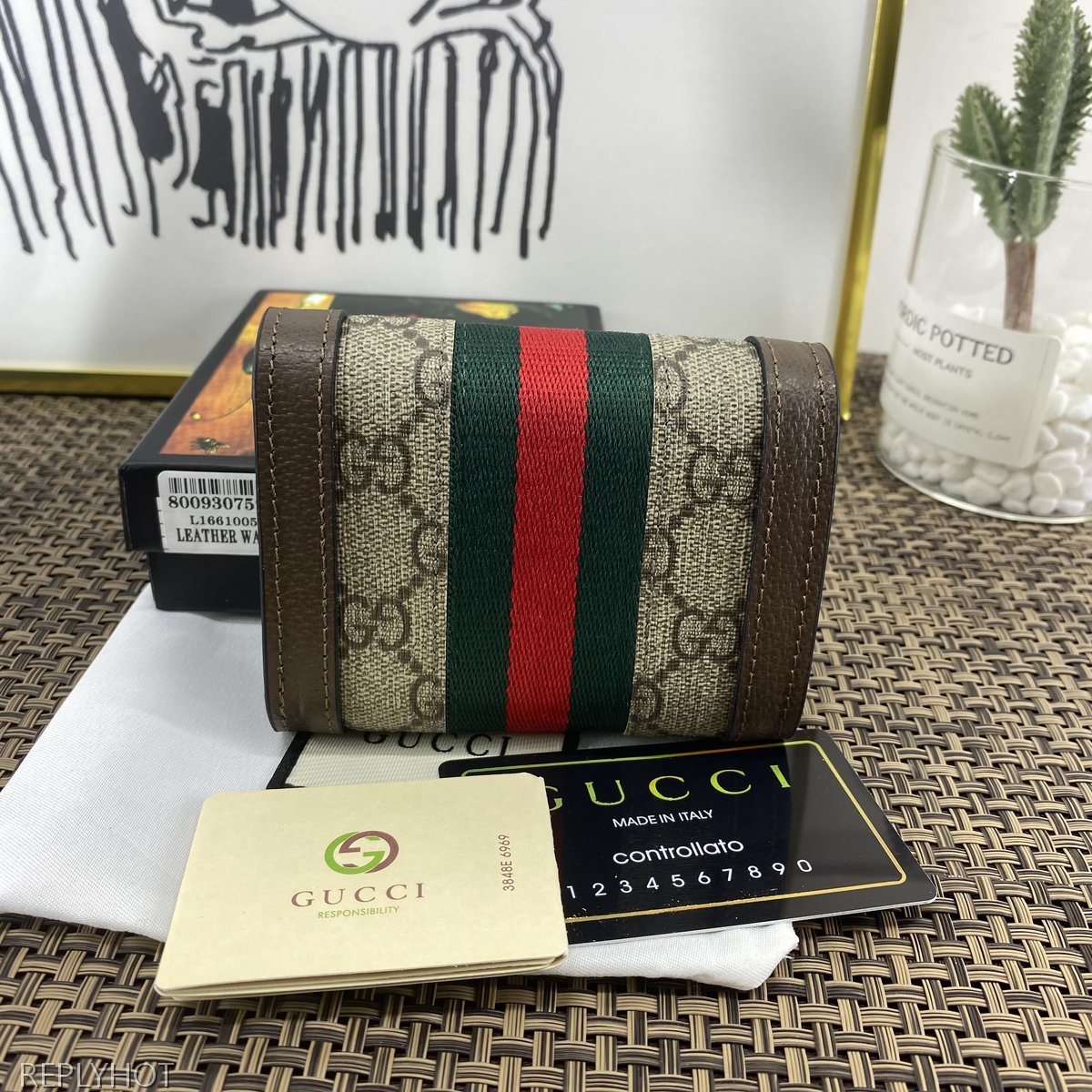 구찌 지갑 476061