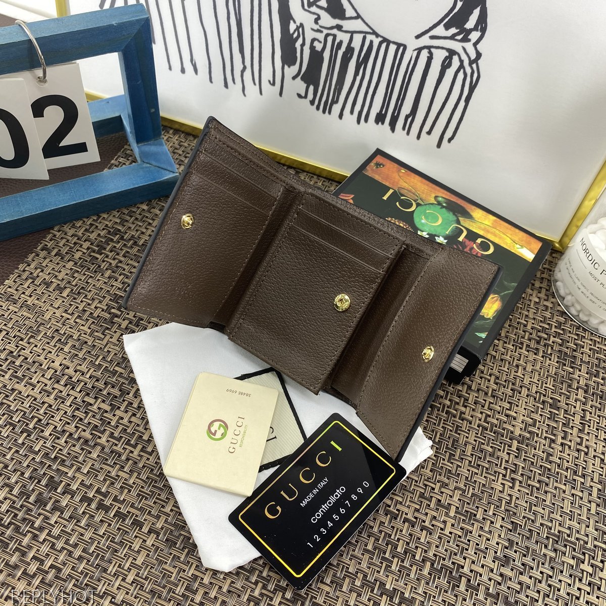 구찌 지갑 476061