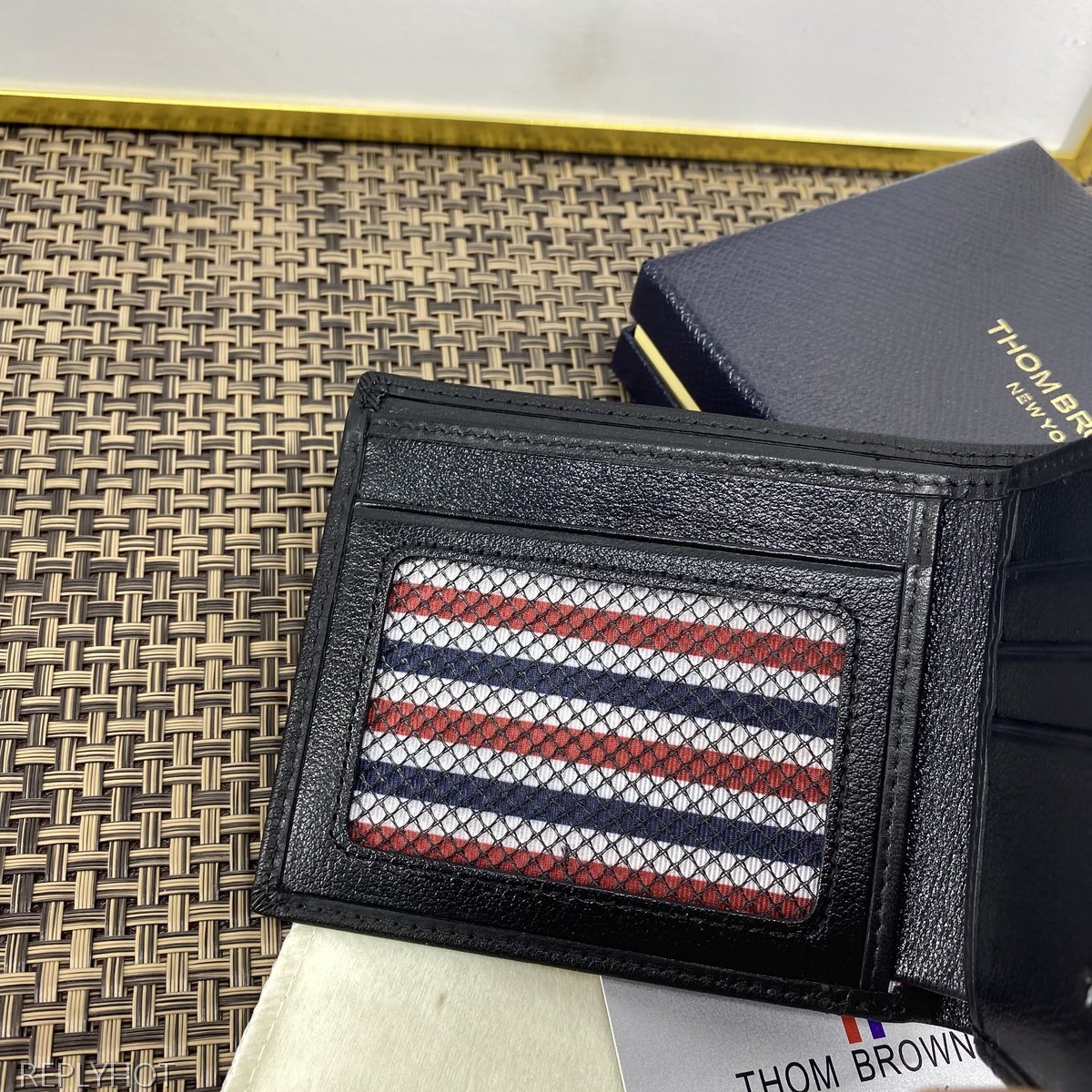 톰브라운 지갑 8824-3