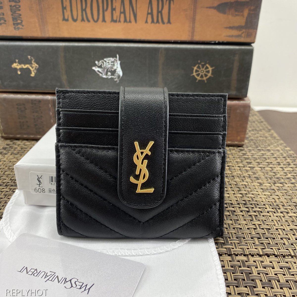 입생로랑 지갑 601