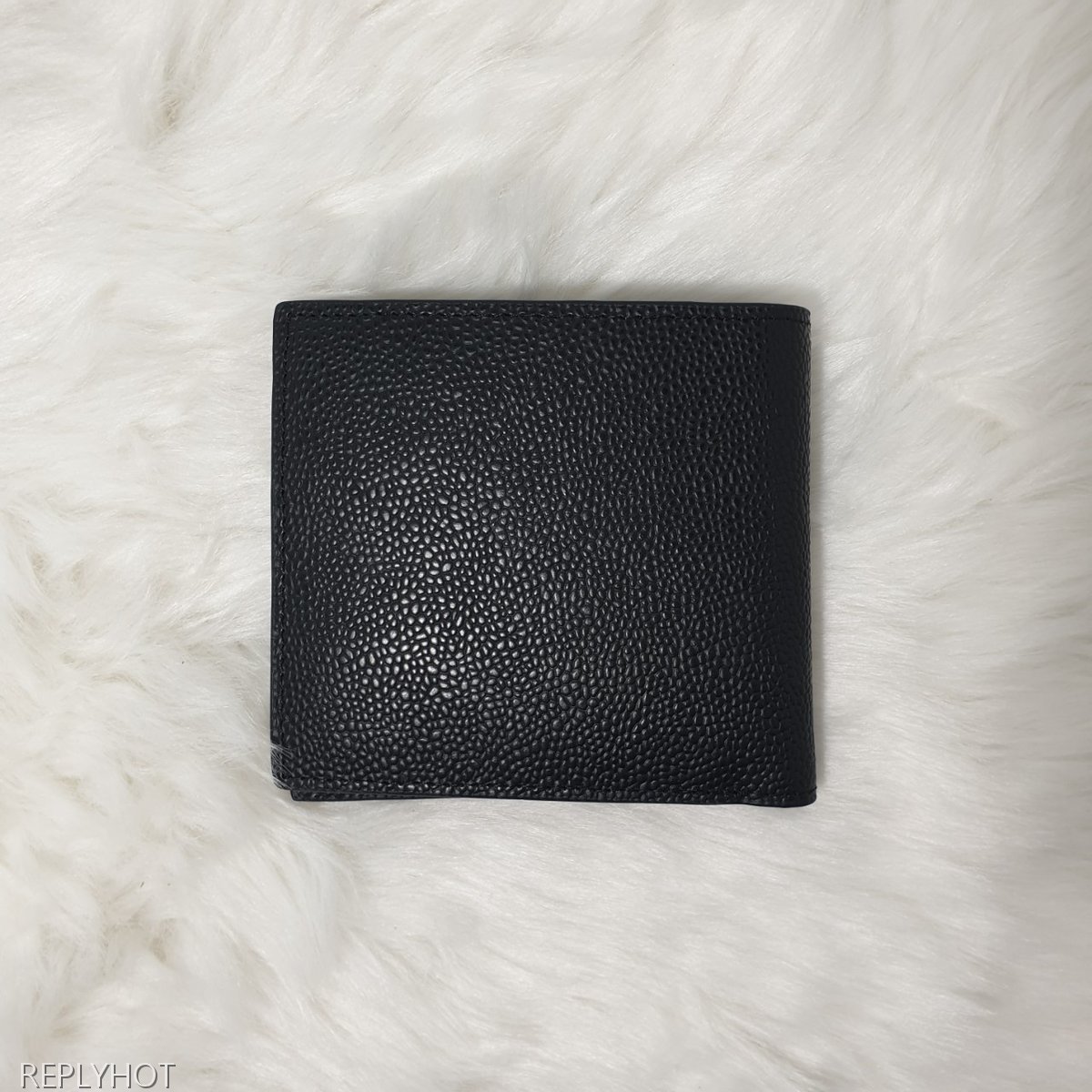 톰브라운 페블 그레인 사선 반 지갑