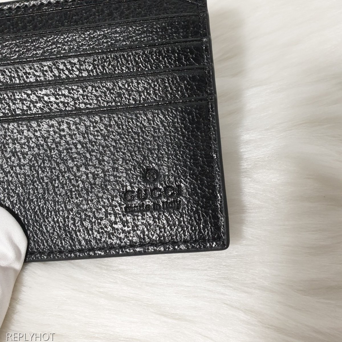 구찌 애니멀리에 벌 가죽 지갑