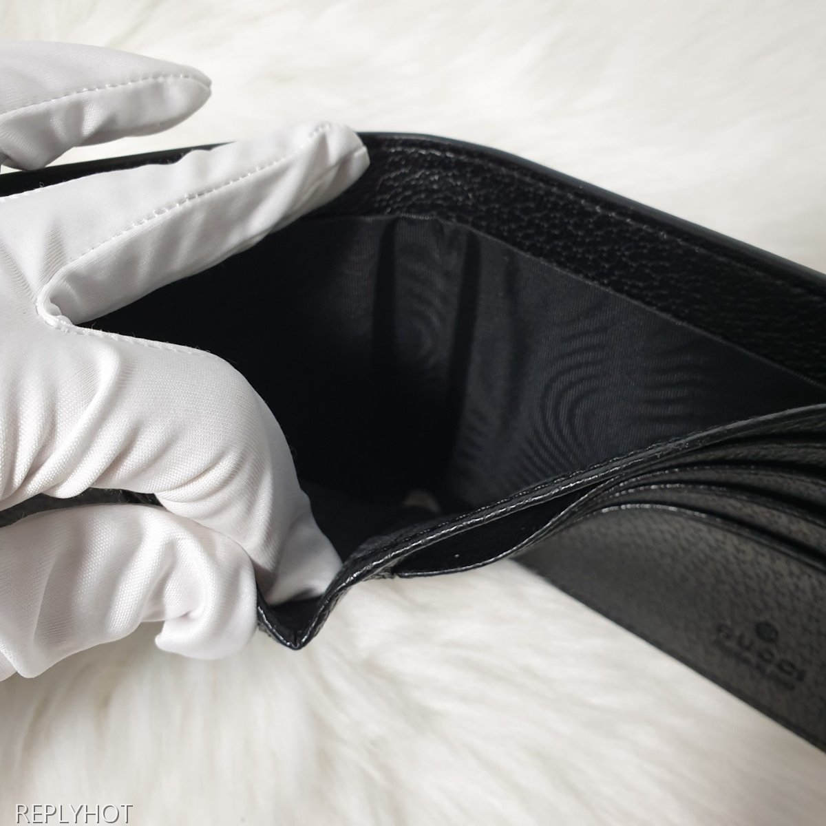 구찌 애니멀리에 벌 가죽 지갑