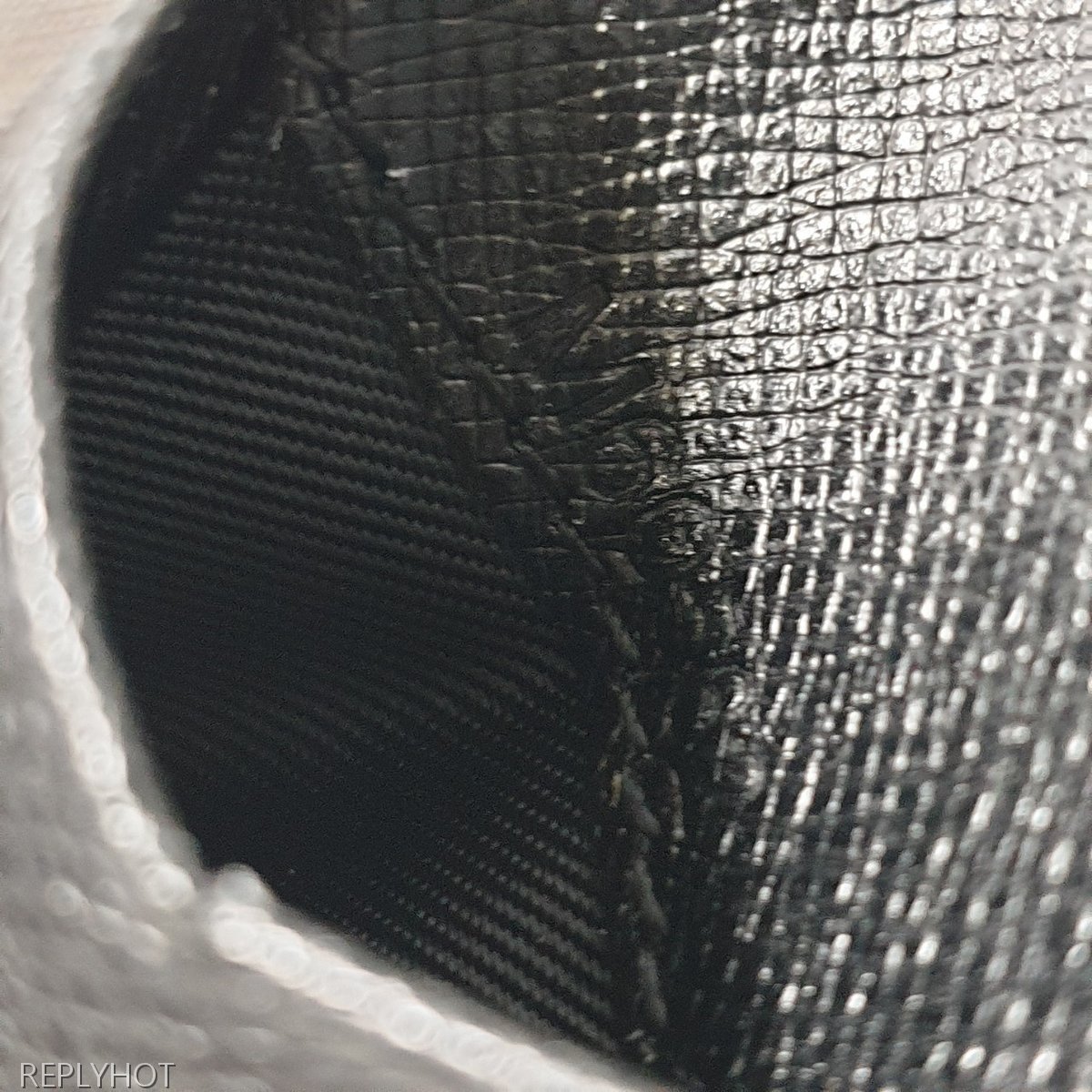 루이비통 에삐 오거나이저 지갑