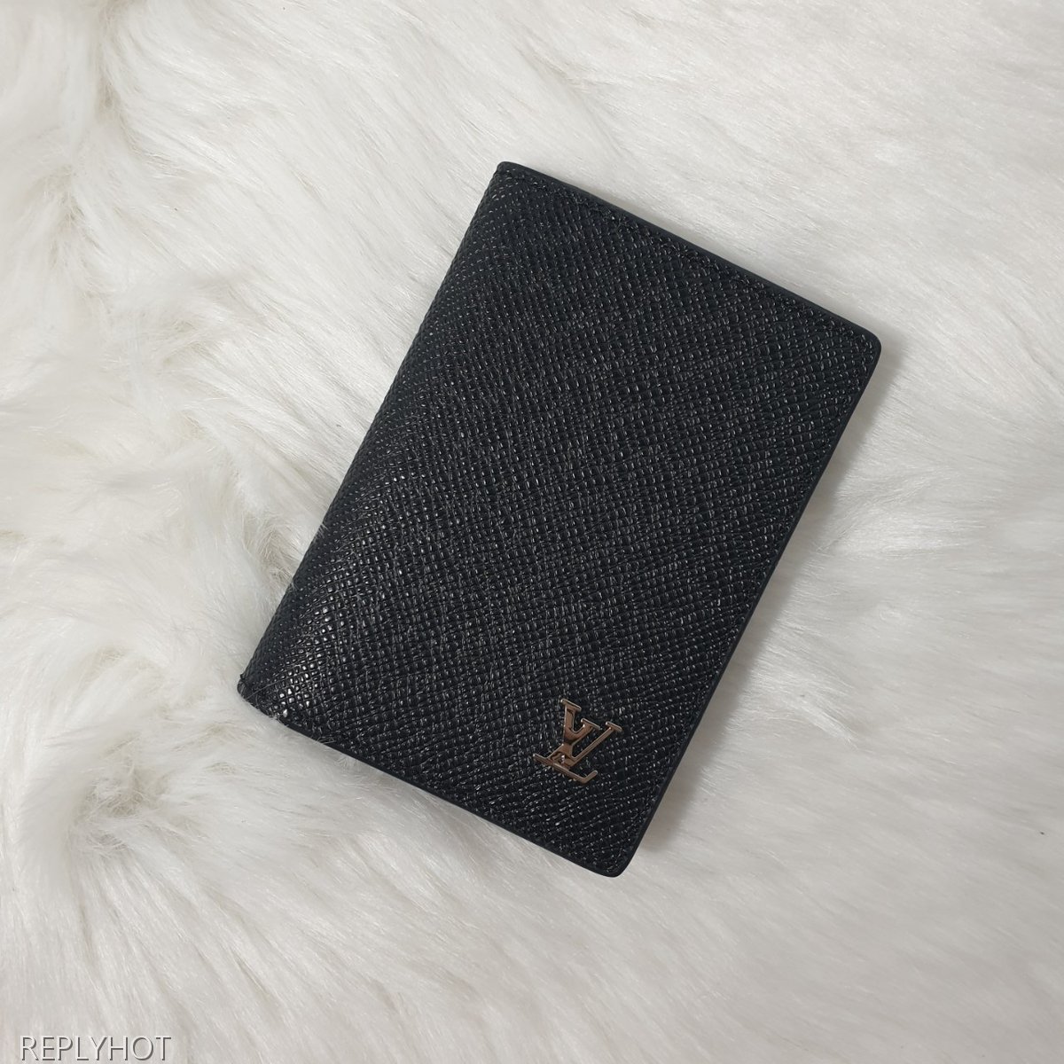 루이비통 타이가 오거나이저 지갑