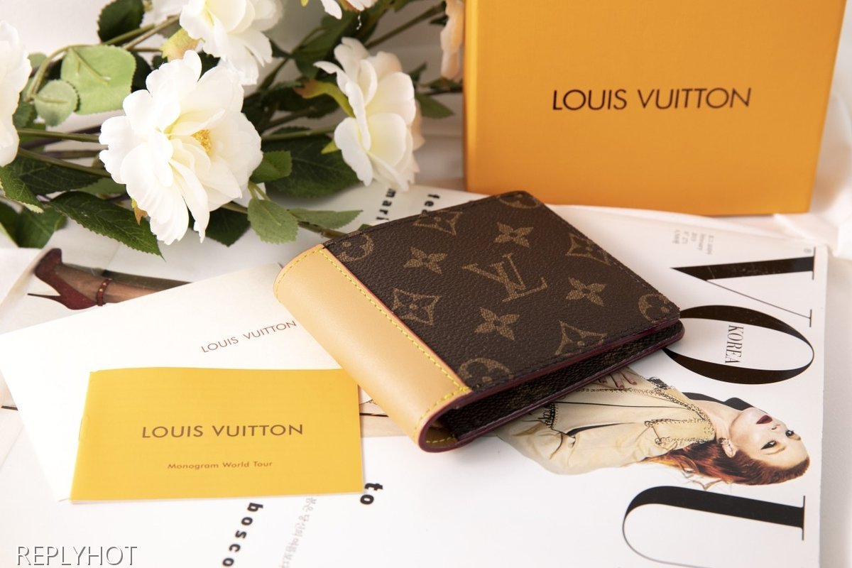 루이비통 멀티플 모노그램 반지갑