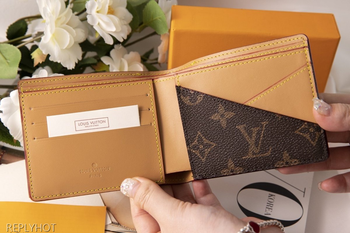 루이비통 멀티플 모노그램 반지갑