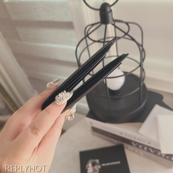 프라다 사피아노 후레쉬맨 2M0513 반지갑