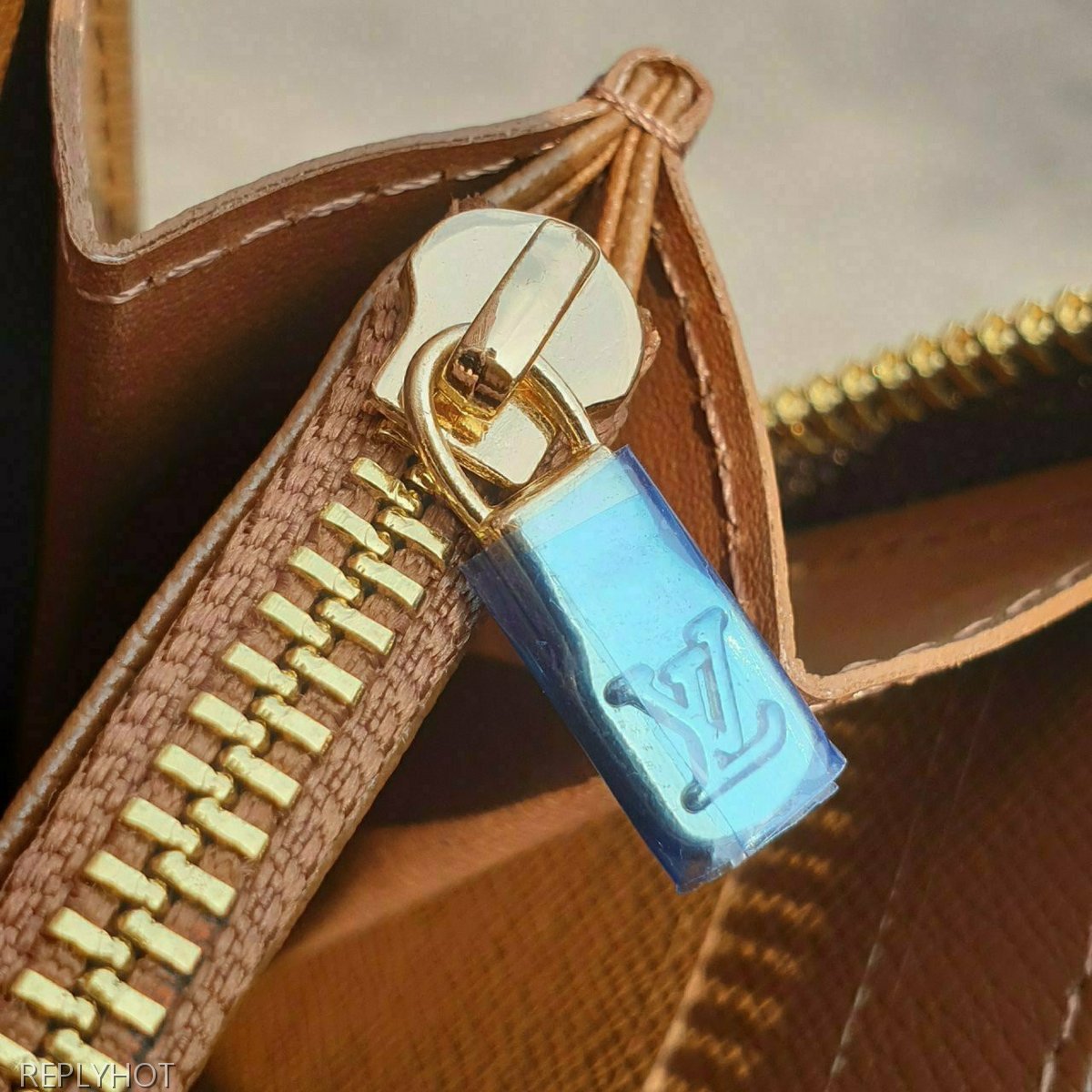 루이비통 모노그램 지퍼 장지갑