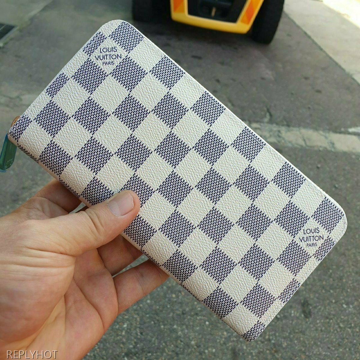 루이비통 아주르 지퍼 장지갑