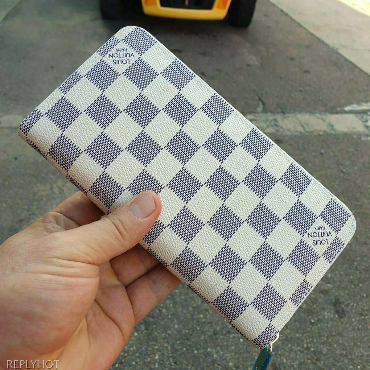 루이비통 아주르 지퍼 장지갑