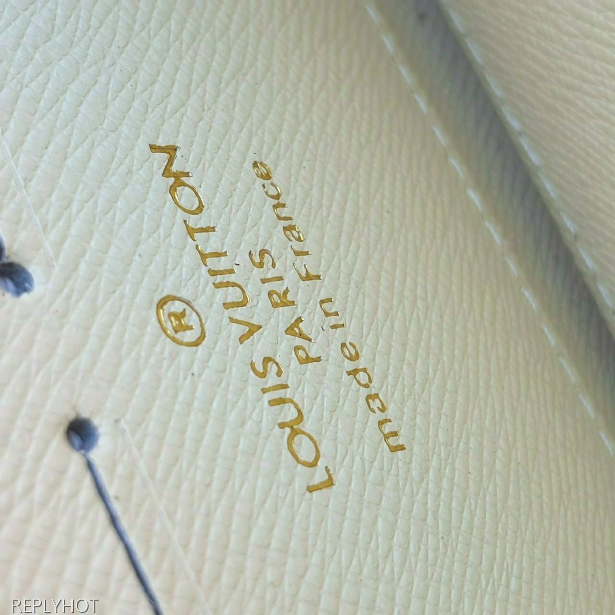 루이비통 아주르 지퍼 장지갑