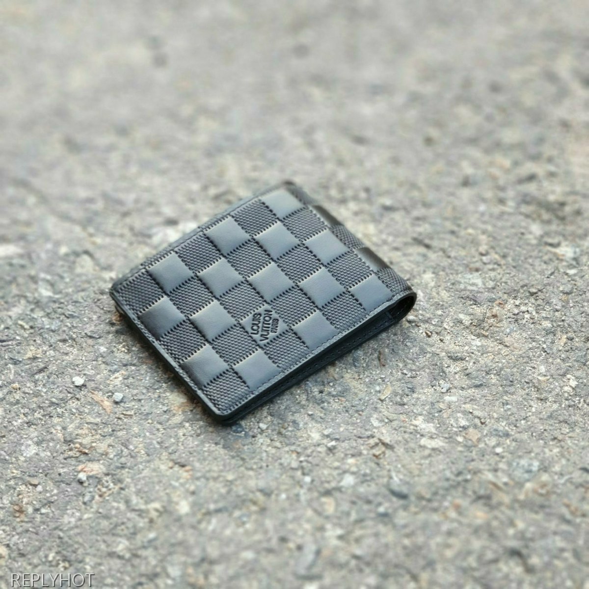 루이비통 인피니 멀티플 반지갑 블랙