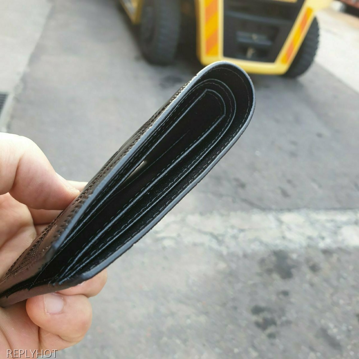 루이비통 인피니 멀티플 반지갑 블랙