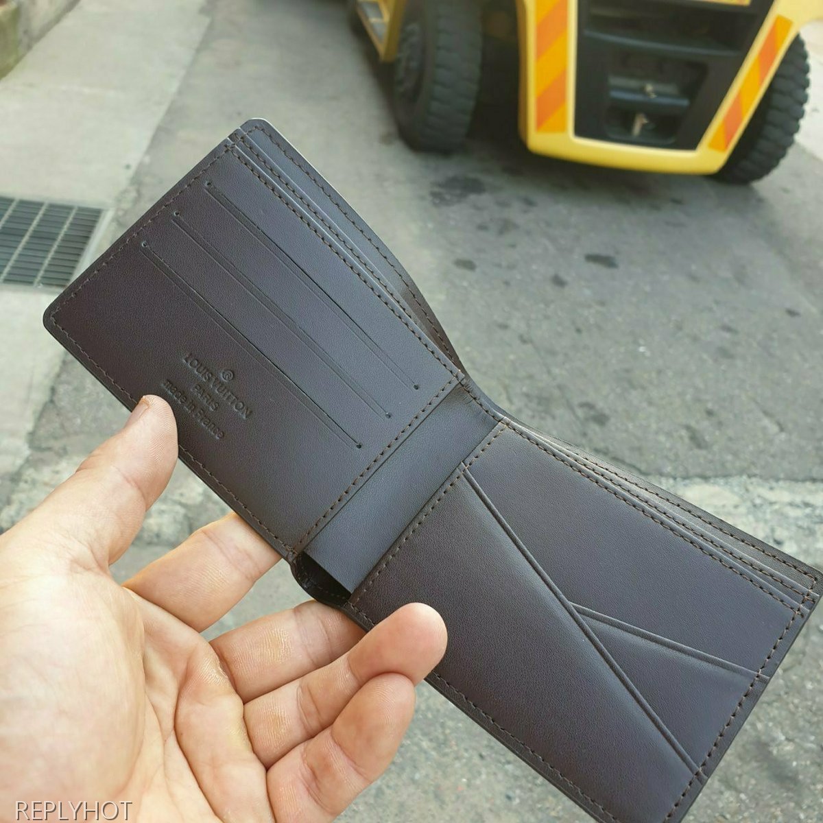 루이비통 인피니 멀티플 반지갑 브라운