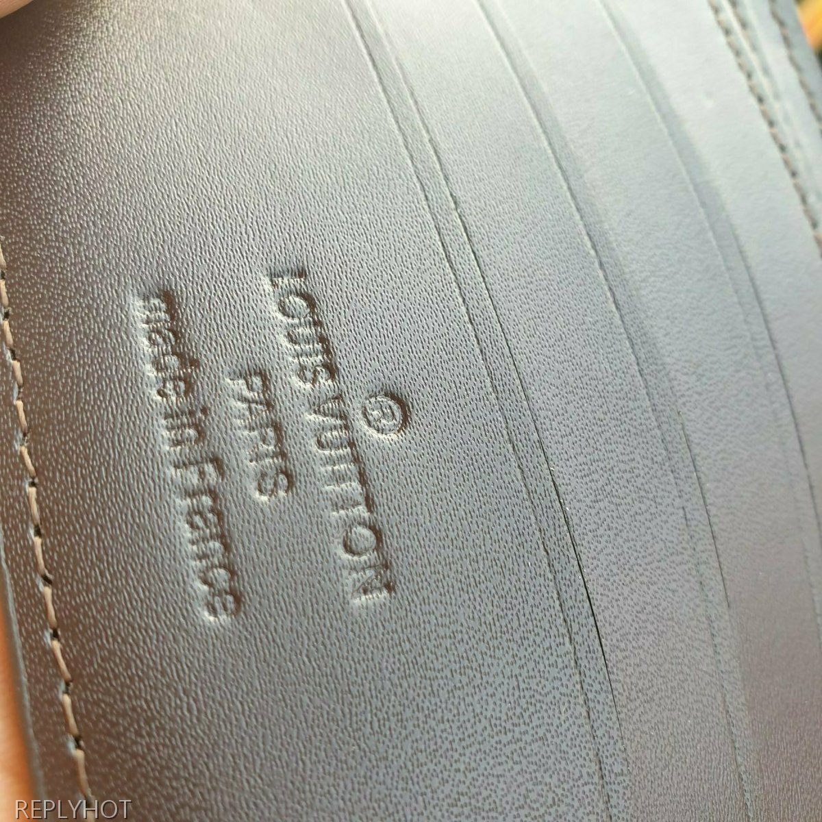 루이비통 인피니 멀티플 반지갑 브라운