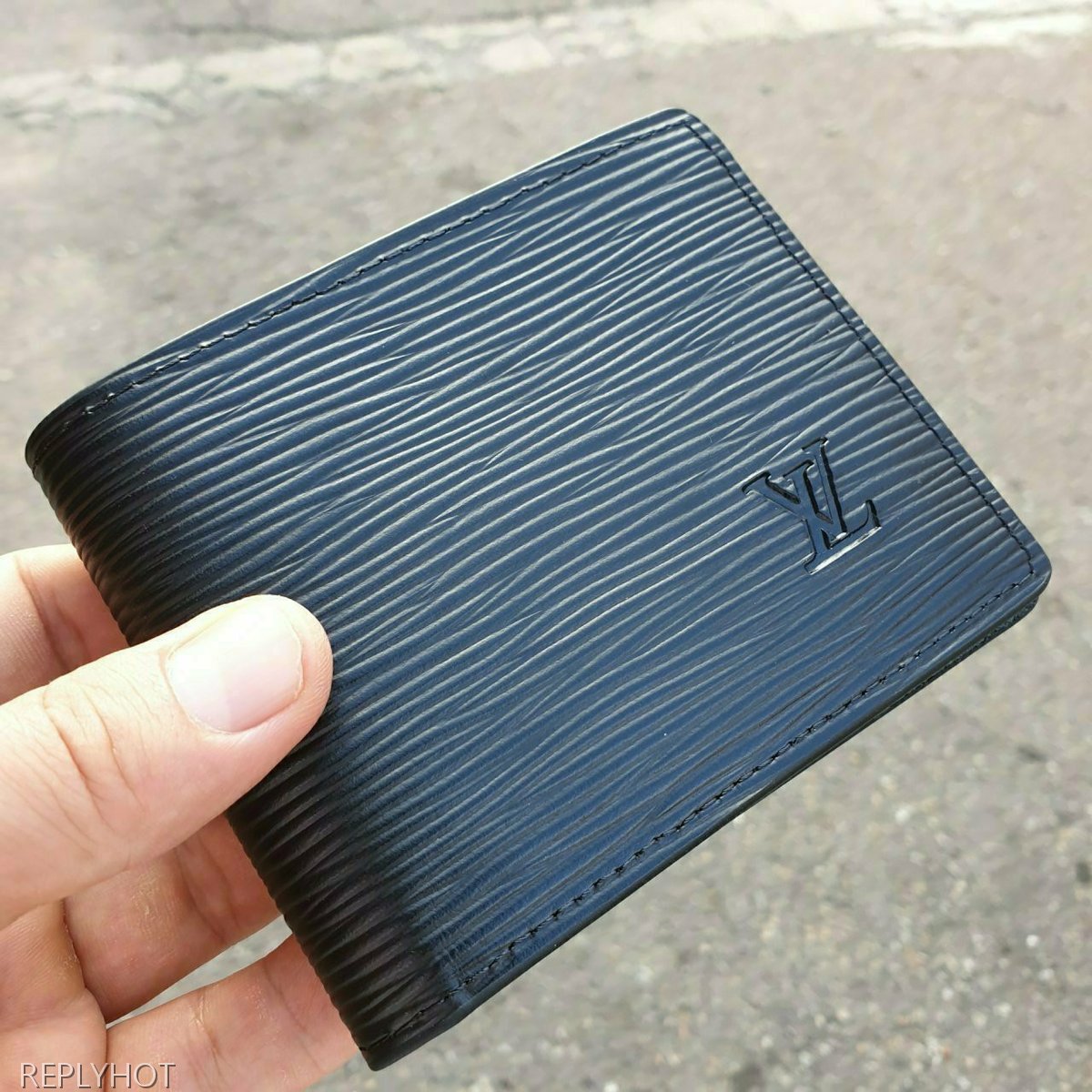 루이비통 에삐 반지갑