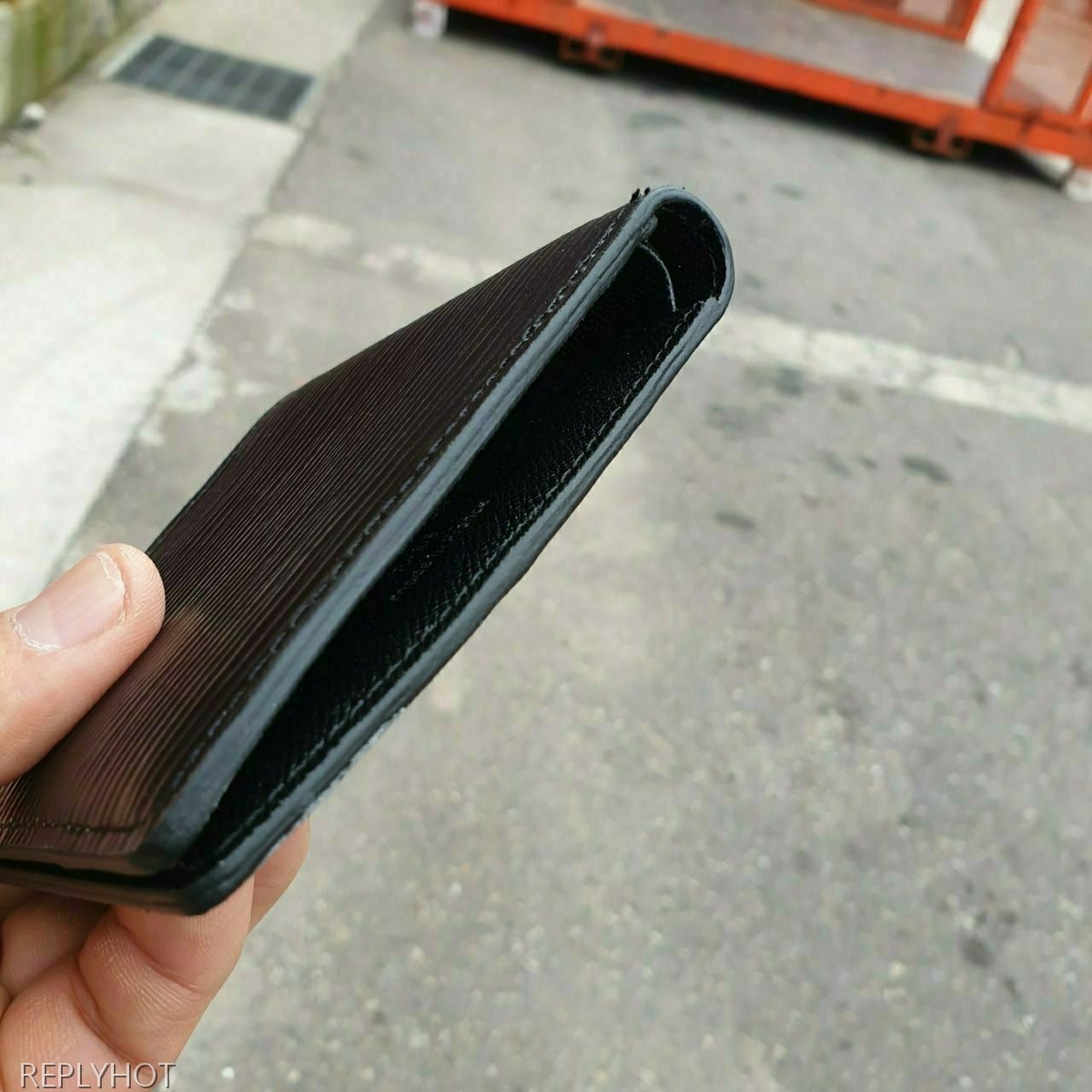 루이비통 에삐 반지갑