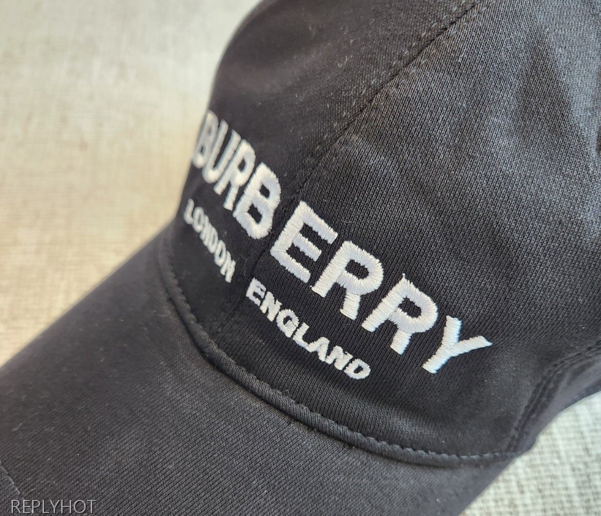 버버리 런던 자수로고 볼캡 모자