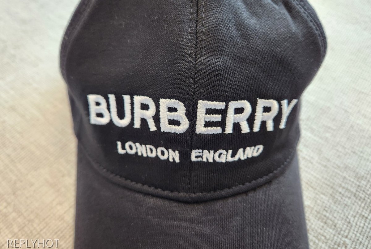버버리 런던 자수로고 볼캡 모자