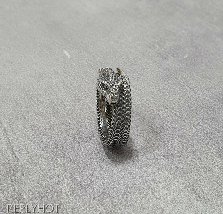 구찌 20SS 실버 스네이크 반지