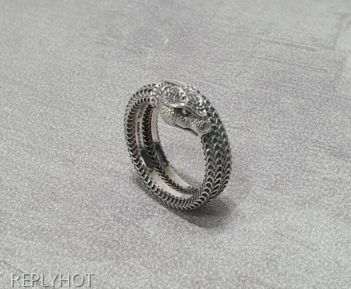 구찌 20SS 실버 스네이크 반지