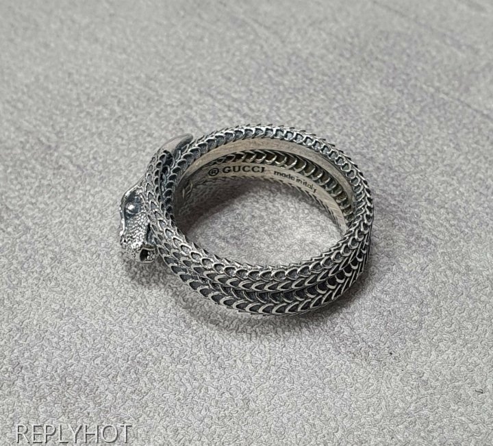 구찌 20SS 실버 스네이크 반지