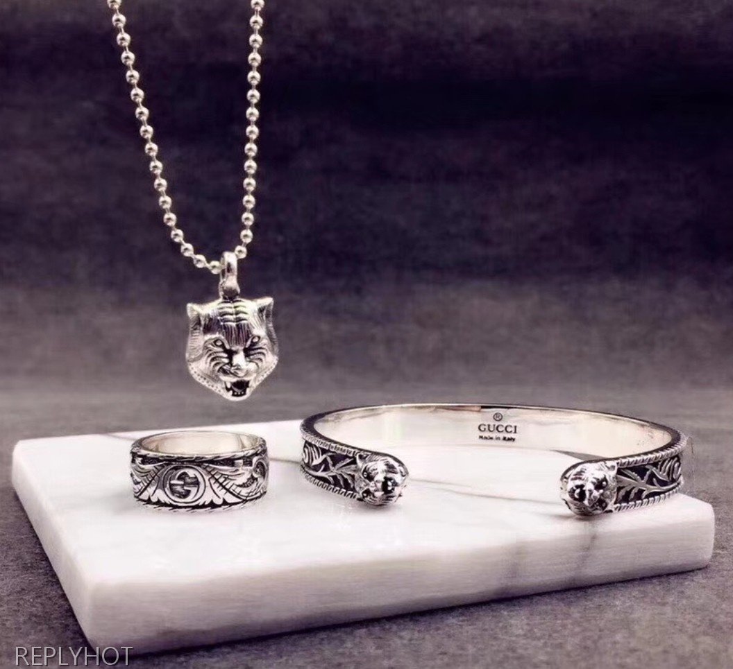 구찌 20SS 타이거 목걸이