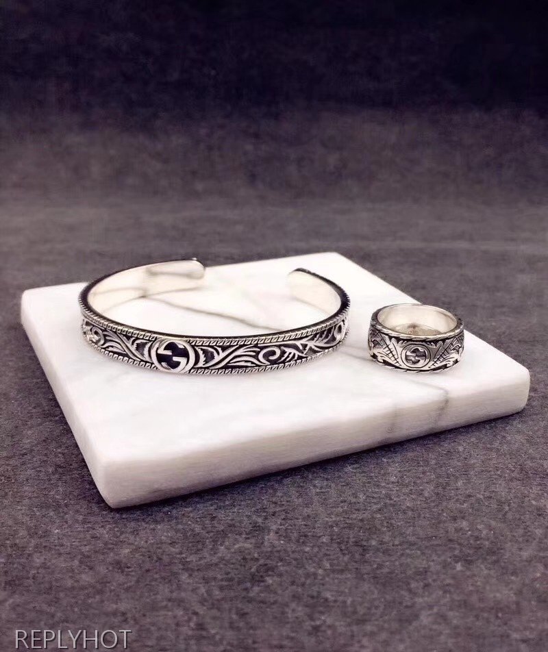 구찌 20SS 타이거 목걸이