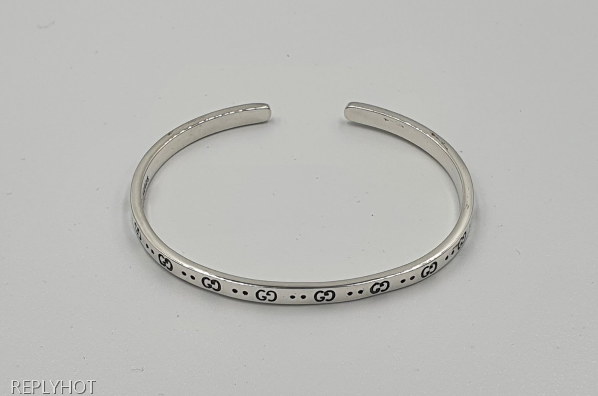 구찌 주얼리 아이콘 GG로고 실버팔찌