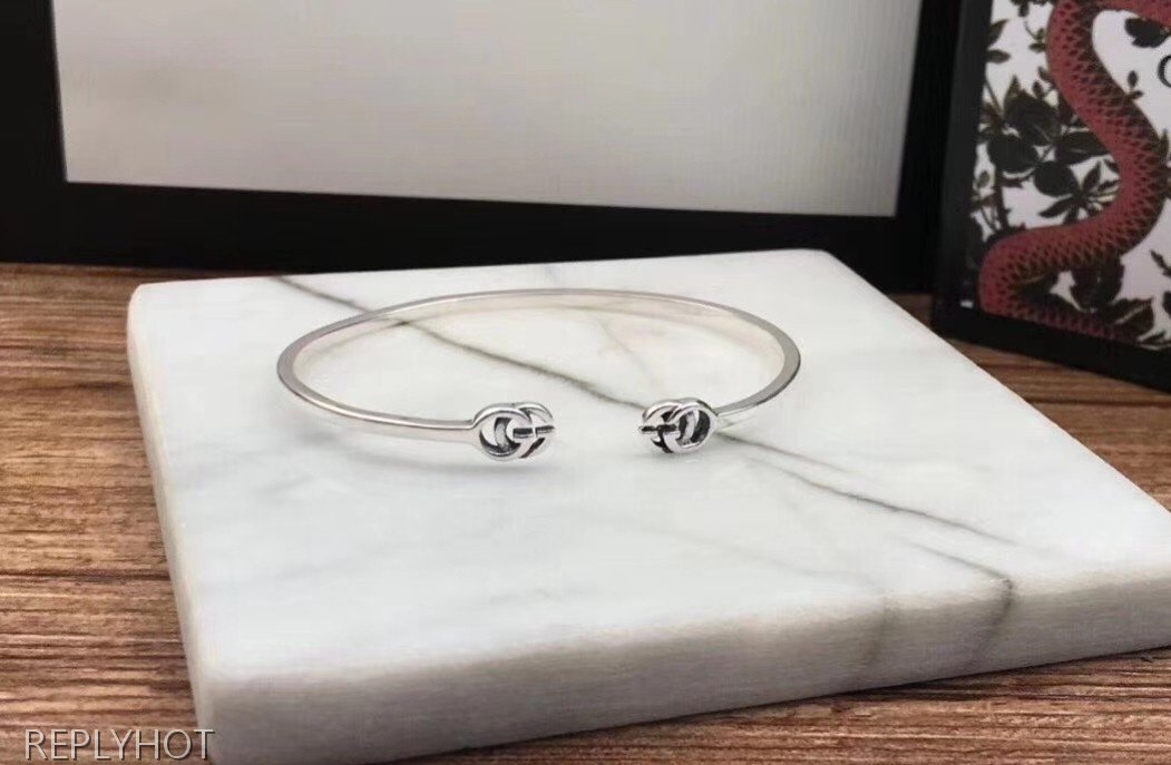 구찌 GG로고 슬림팔찌