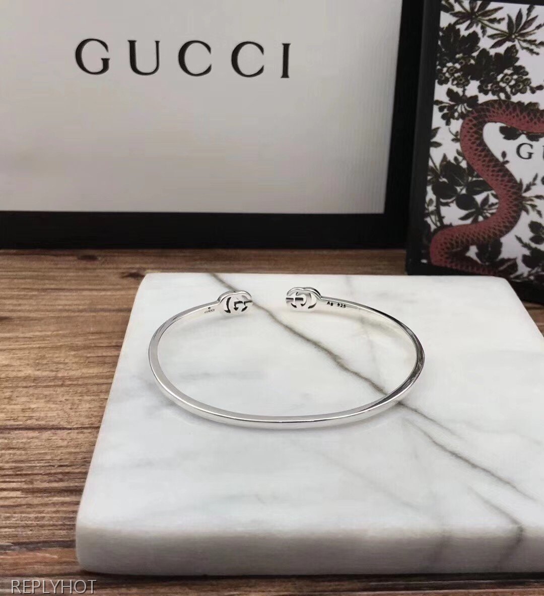 구찌 GG로고 슬림팔찌