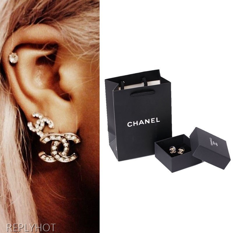 샤넬 CC로고귀걸이(금장)