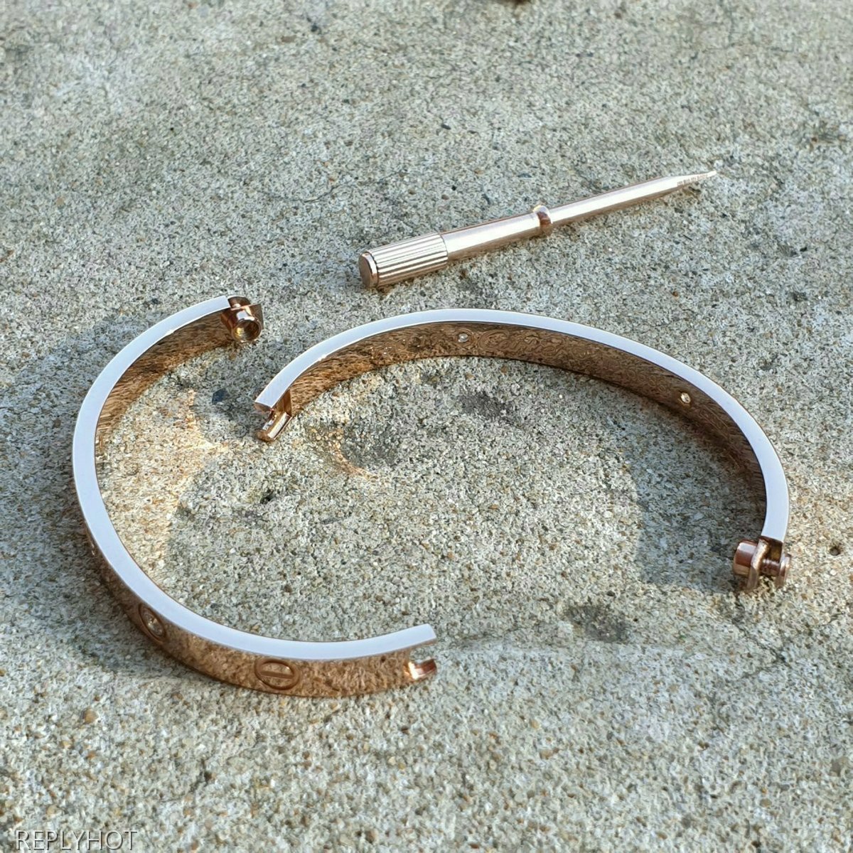 까르띠에 러브팔찌 큐빅 로즈골드 여성용