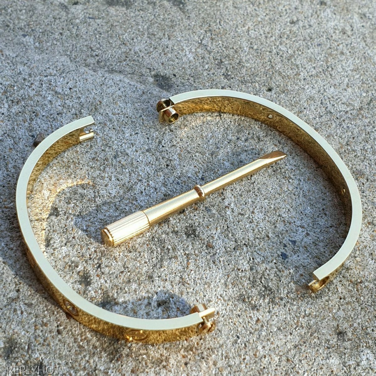 까르띠에 러브팔찌 큐빅 골드 여성용