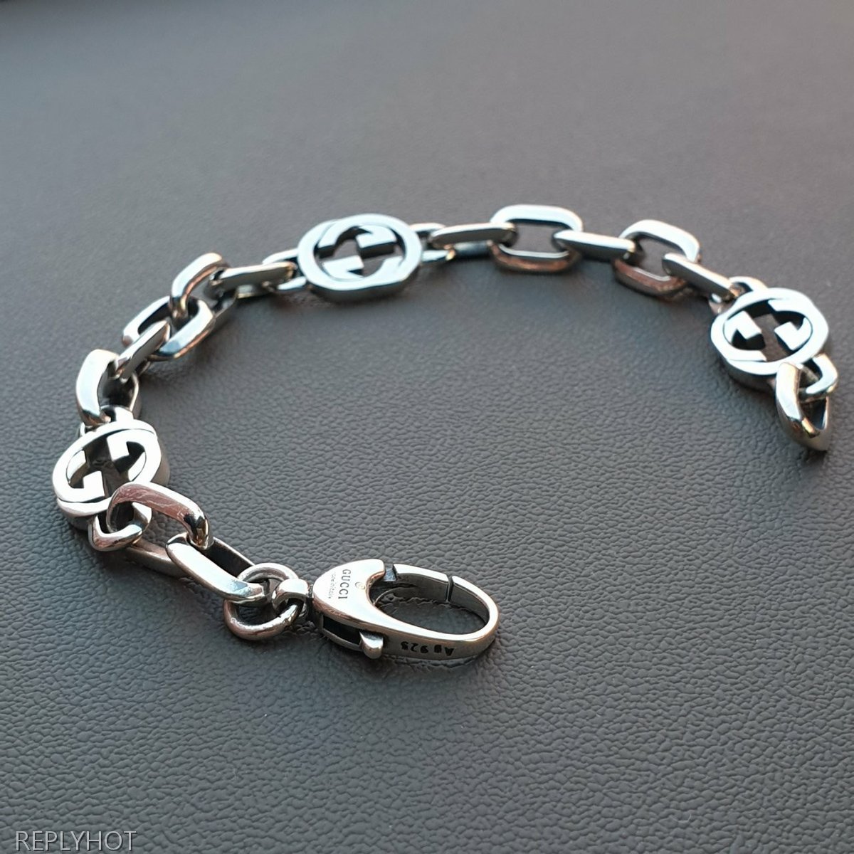 구찌 인터로킹 G체인 팔찌 Silver 92.5