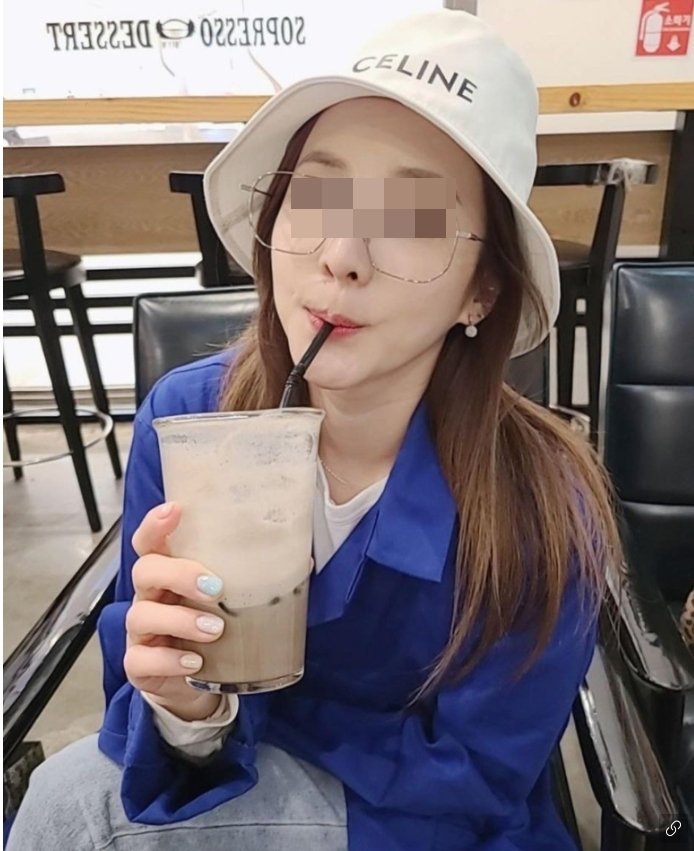 셀린느 22SS 레터링 버킷햇 모자(블랙)