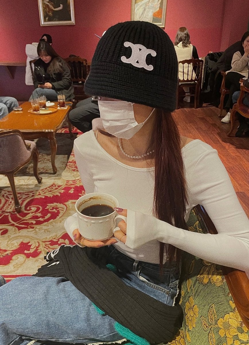 셀린느 트리움페 버킷햇 블랙